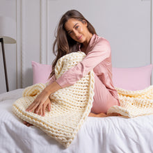 Load image into Gallery viewer, Royal Comfort Chunky Hand Knit Thick Weighted Blanket Plush 6.3KG