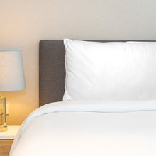 Load image into Gallery viewer, 250GSM Bamboo Blend Quilt With 1100GSM Size Hotel Pillow Bedding Set